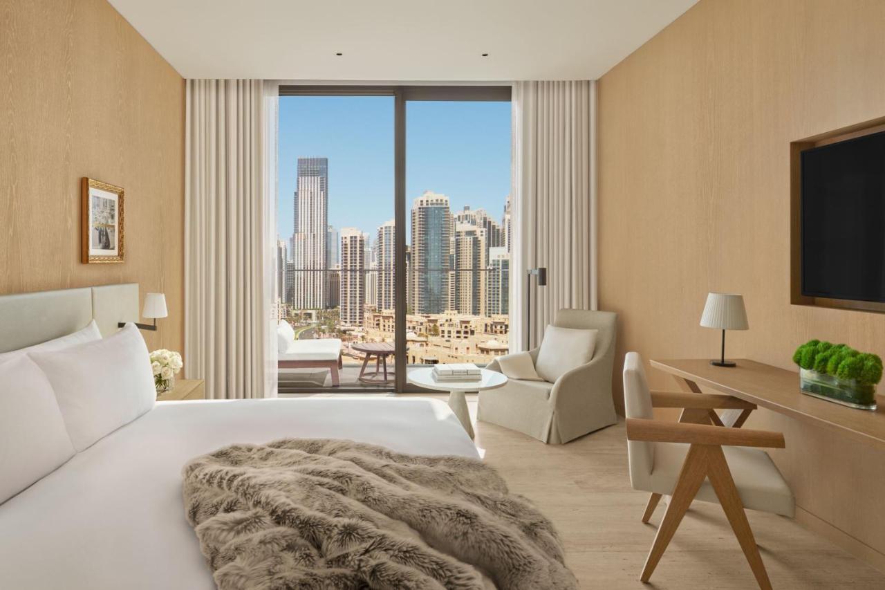 The Dubai Edition 외부 사진 A bedroom at the hotel