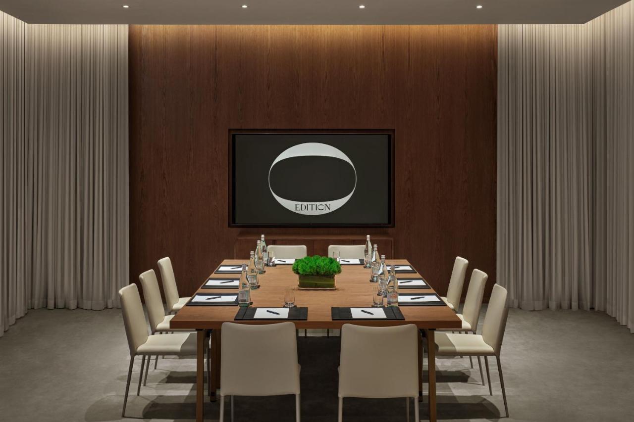The Dubai Edition 외부 사진 The meeting room of the UNWTO headquarters