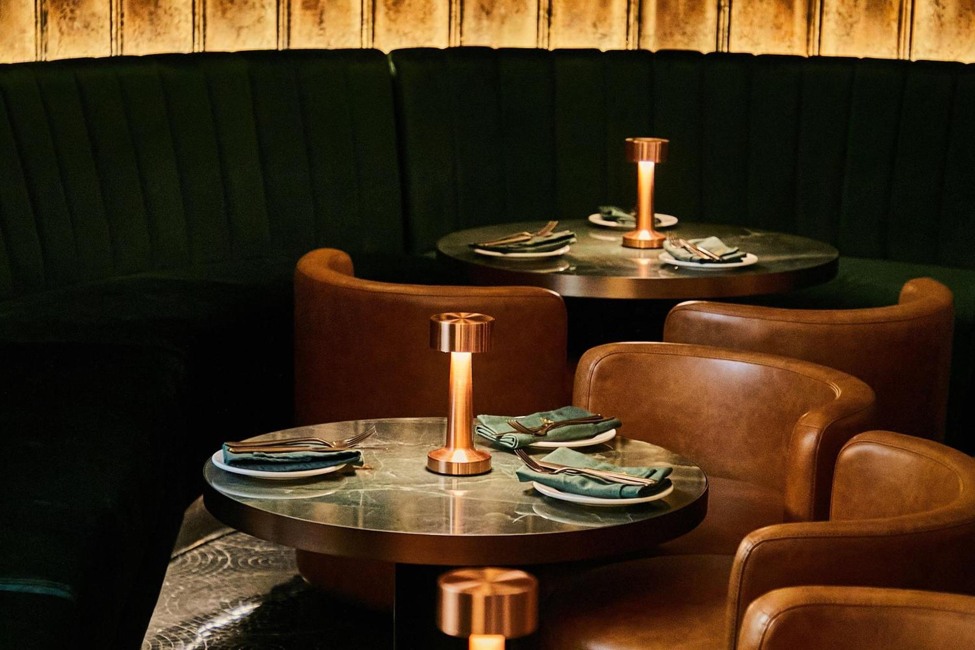 The Dubai Edition 외부 사진 Interior of the restaurant